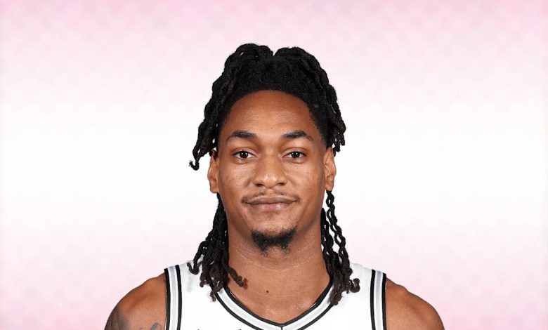 Devin Vassell: I trust Mitch Johnson 100% Devin Vassell: I trust Mitch Johnson 100%