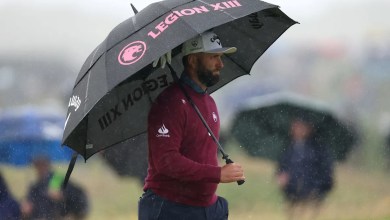 The journalist of the open championship lets the blasphemy escape during Jon Rahm Putt The journalist of the open championship lets the blasphemy escape during Jon Rahm Putt