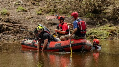 The number of deaths exceeds 100 while the search for missing continues The number of deaths exceeds 100 while the search for missing continues