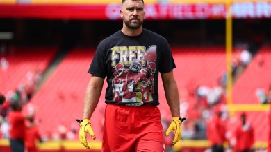 Travis Kelce among several players of chefs to wear a shirt in support of Wr Rashee suspended: “Free 4” Travis Kelce among several players of chefs to wear a shirt in support of Wr Rashee suspended: “Free 4”