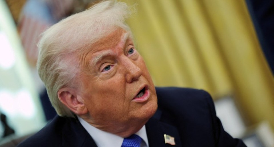 Donald Trump to hit countries that buy Venezuelan oil with 25% tariff Donald Trump to hit countries that buy Venezuelan oil with 25% tariff