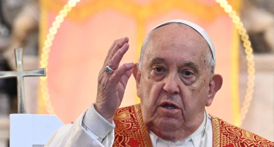 Pope Francis dies aged 88 Pope Francis dies aged 88