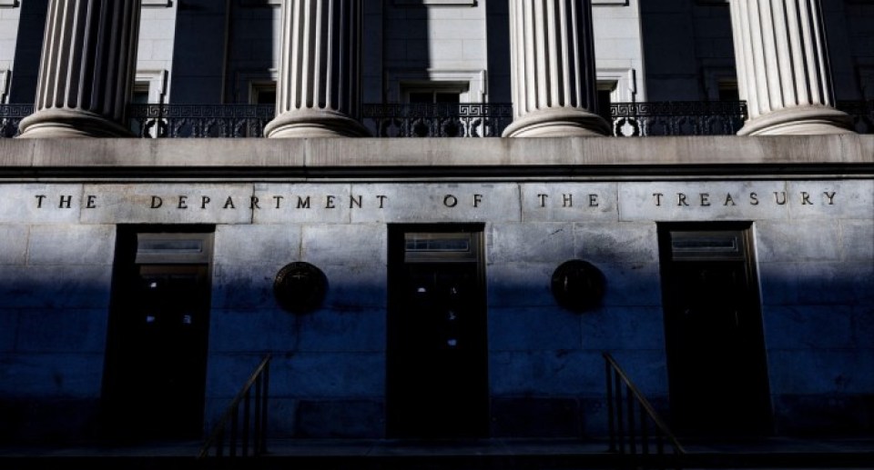 Judges order US government to rehire thousands of workers Judges order US government to rehire thousands of workers