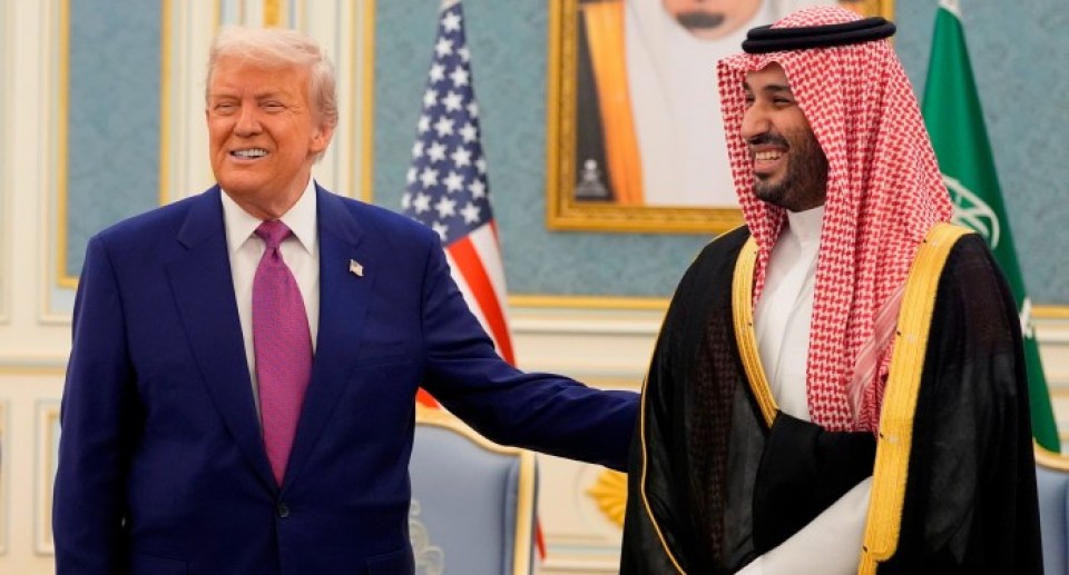 Donald Trump lauds Saudi Arabia as he unveils AI and defence deals Donald Trump lauds Saudi Arabia as he unveils AI and defence deals