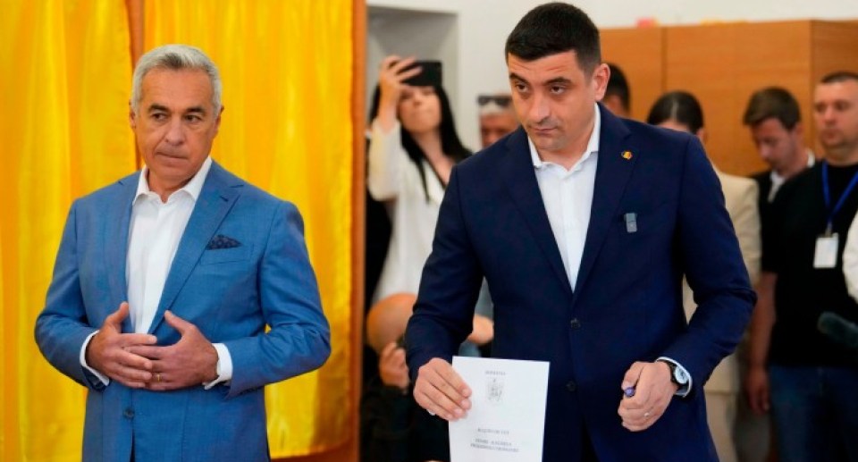 Hard-right candidate wins first round of Romania’s election rerun Hard-right candidate wins first round of Romania’s election rerun