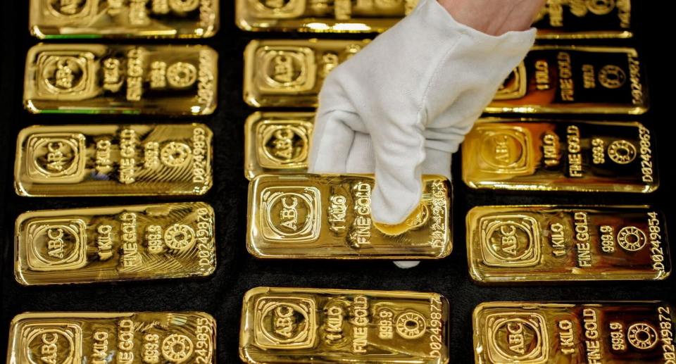 Gold hits ,500 for first time as Trump’s attack on Powell rattles markets Gold hits ,500 for first time as Trump’s attack on Powell rattles markets