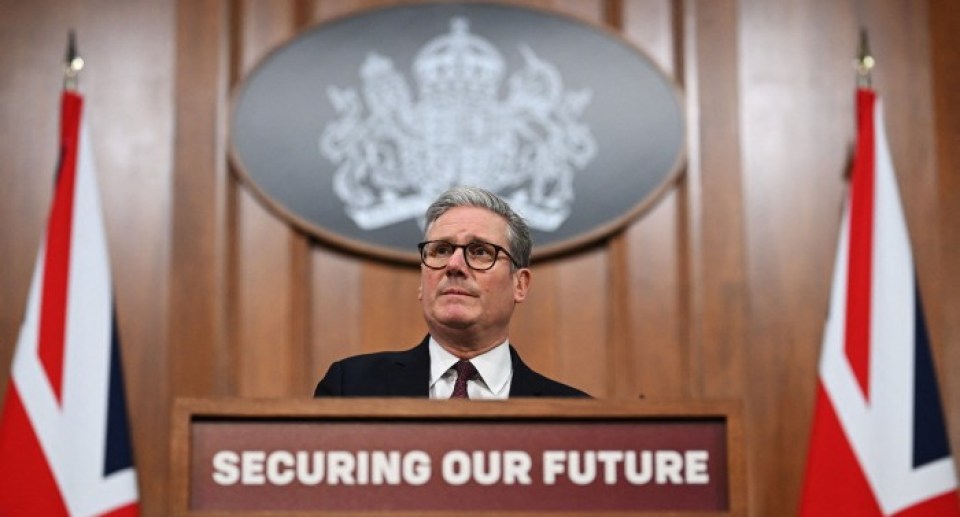 Starmer hosts Ukraine coalition call in bid to step up pressure on Russia Starmer hosts Ukraine coalition call in bid to step up pressure on Russia
