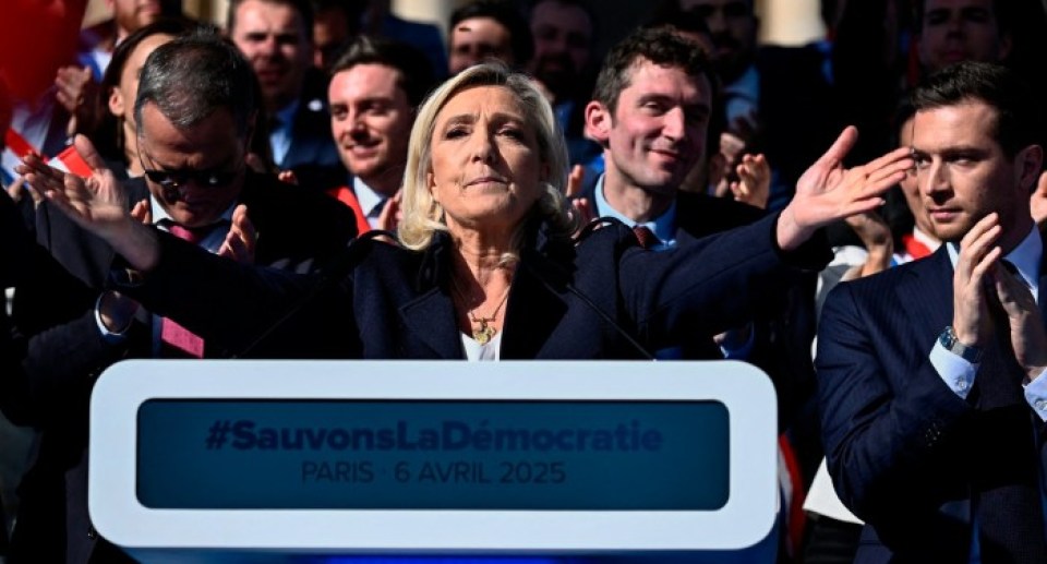 Marine Le Pen rages against political ‘witch-hunt’ at Paris rally Marine Le Pen rages against political ‘witch-hunt’ at Paris rally