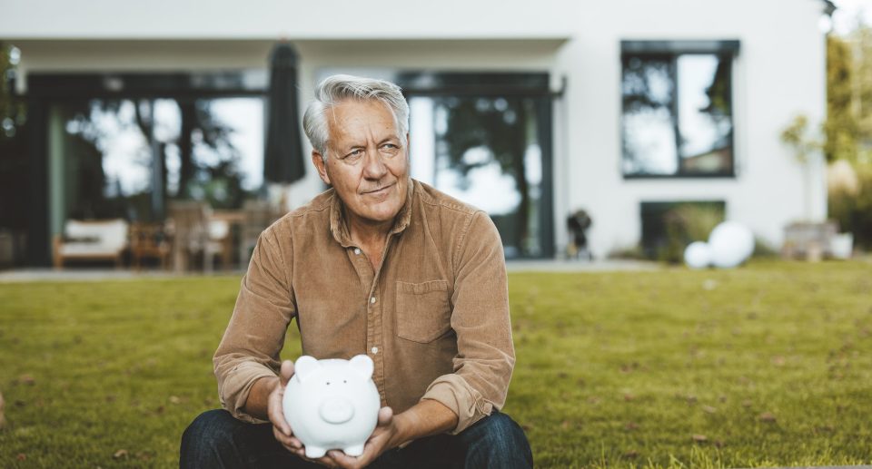 Even the wealthiest Americans are suffering from shorter lifespans than those in Europe. A new study cites 3 major reasons Even the wealthiest Americans are suffering from shorter lifespans than those in Europe. A new study cites 3 major reasons
