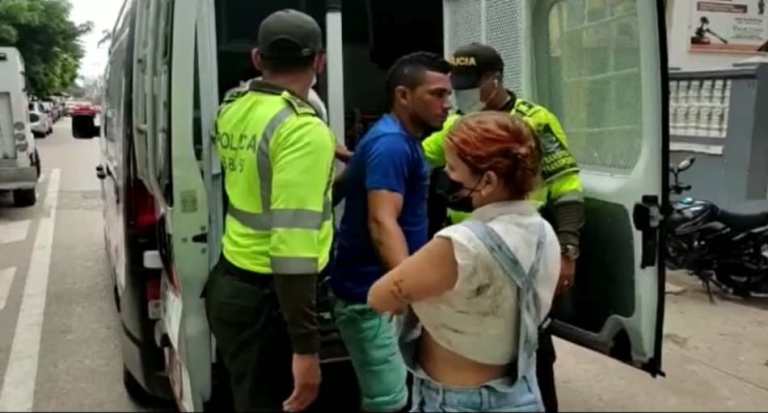 Cayó alias ‘Karina’, señalada de extorsionar a comerciantes de Barranquilla Cayó alias ‘Karina’, señalada de extorsionar a comerciantes de Barranquilla