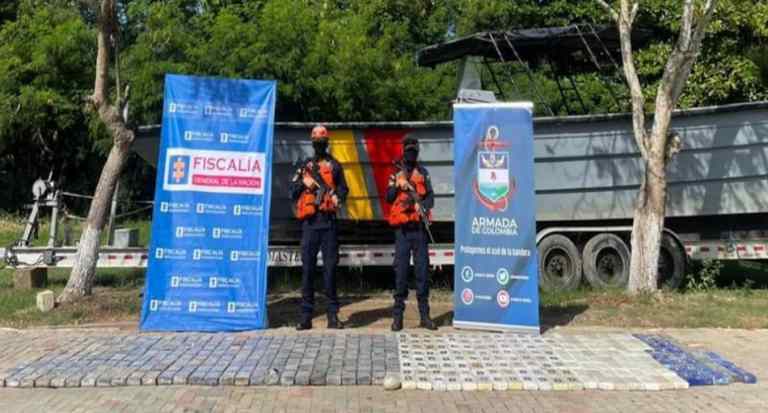 Frente a costas de Puerto Velero, decomisan 442 kilos de cocaína: 4 capturados Frente a costas de Puerto Velero, decomisan 442 kilos de cocaína: 4 capturados