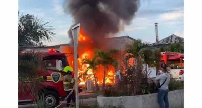Lanzan artefacto explosivo contra CAI en Sincelejo: no hay heridos Lanzan artefacto explosivo contra CAI en Sincelejo: no hay heridos