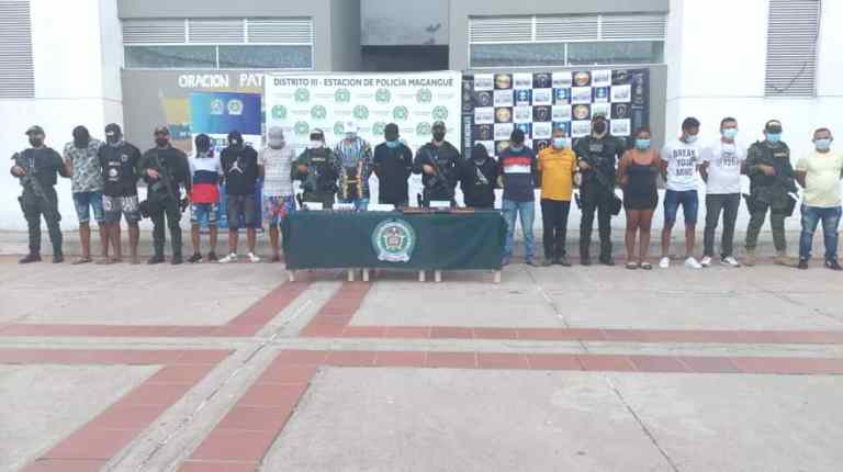 Capturan a 15 presuntos integrantes del ELN en el sur de Bolívar Capturan a 15 presuntos integrantes del ELN en el sur de Bolívar