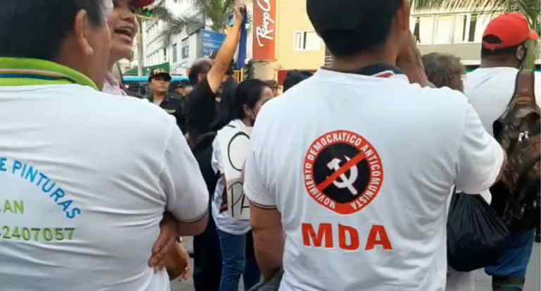Miles de manifestantes de todo Perú exigen en Lima la renuncia de Boluarte Miles de manifestantes de todo Perú exigen en Lima la renuncia de Boluarte