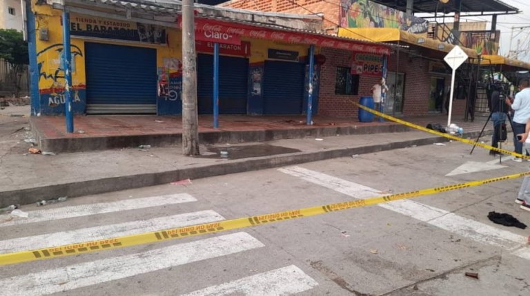 Masacre en el barrio Las Flores: 6 muertos y 3 heridos en ataque armado Masacre en el barrio Las Flores: 6 muertos y 3 heridos en ataque armado
