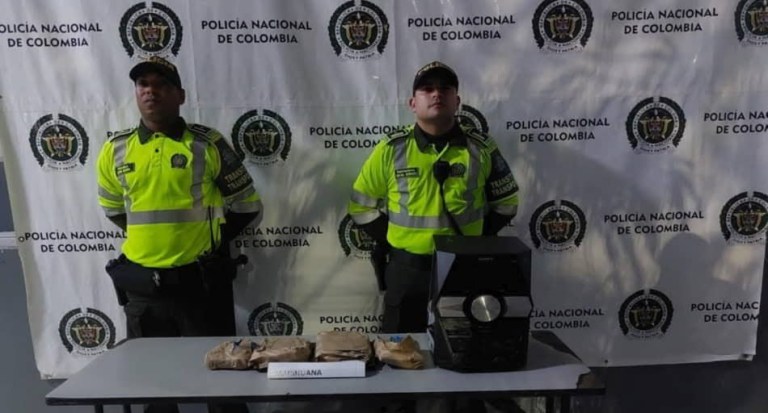 Incautan más de 8 kilos de marihuana ocultos en un equipo de sonido Incautan más de 8 kilos de marihuana ocultos en un equipo de sonido