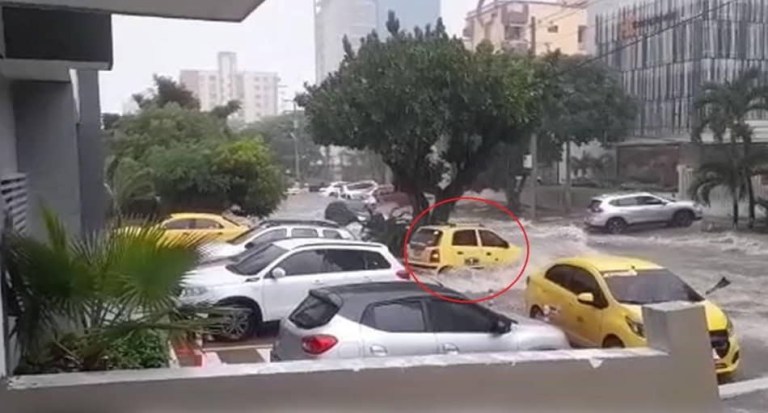 Un taxista y su esposa, dos de los salvados en arroyo en norte de Barranquilla Un taxista y su esposa, dos de los salvados en arroyo en norte de Barranquilla