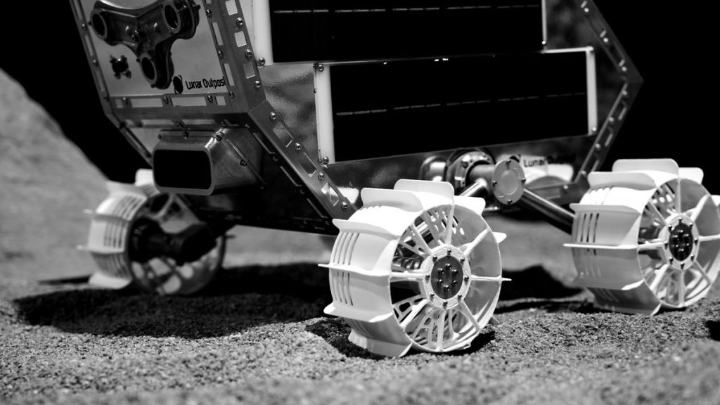 1st American robotic lunar rover set to land on the moon today 1st American robotic lunar rover set to land on the moon today