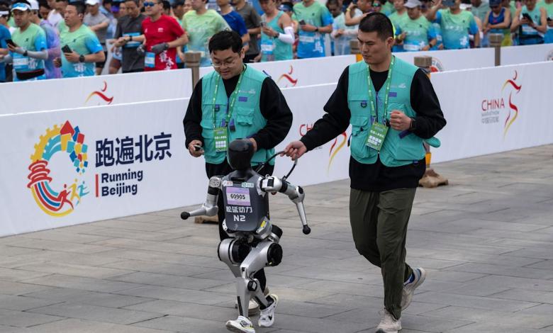 A bunch of robots have a half marathon with people, that’s stupid A bunch of robots have a half marathon with people, that’s stupid