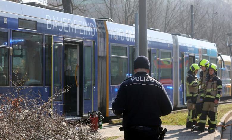 A attacker puts a woman on a tram in eastern Germany and flees A attacker puts a woman on a tram in eastern Germany and flees