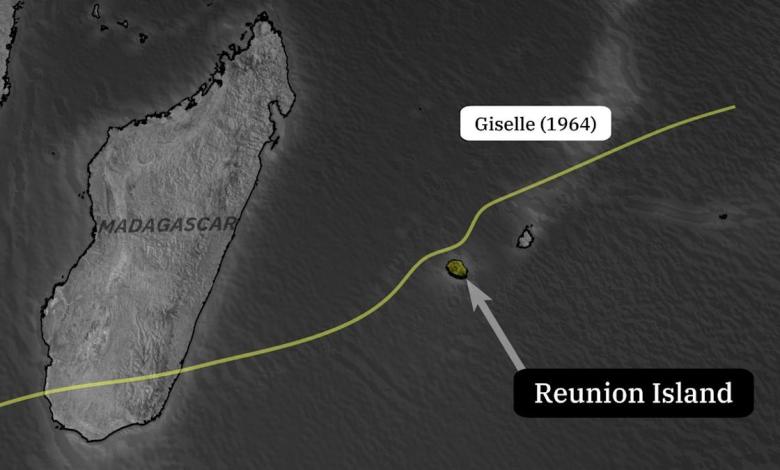 Réunion Island smashes world rain record Réunion Island smashes world rain record