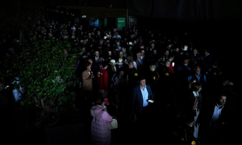 Power outages in Spain and Portugal knock down ATMs, subways and traffic signals Power outages in Spain and Portugal knock down ATMs, subways and traffic signals