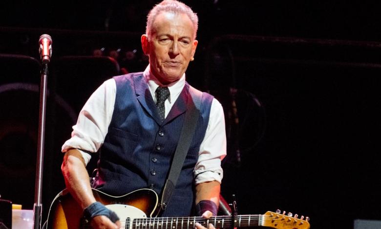 The elected delegate said Bruce Springsteen once again called “inappropriate president” Trump. The elected delegate said Bruce Springsteen once again called “inappropriate president” Trump.