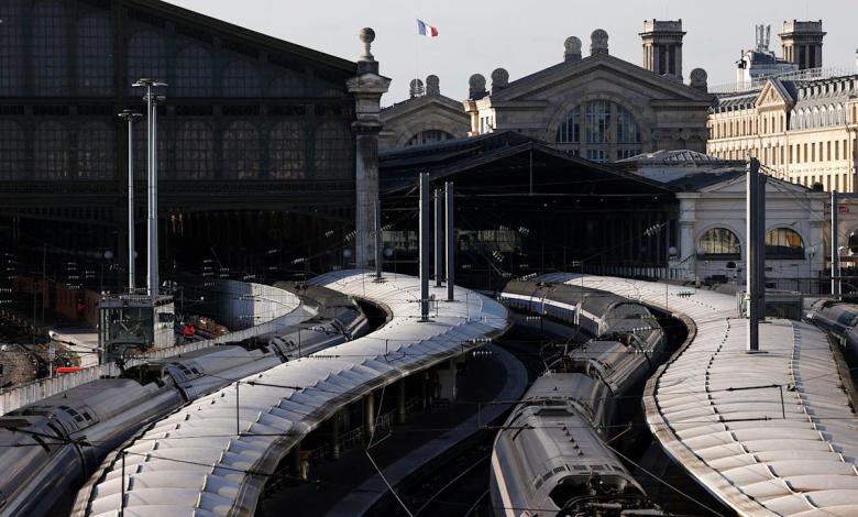 Unexploded World War II bombs cause massive damage, canceling trains entering and leaving France Unexploded World War II bombs cause massive damage, canceling trains entering and leaving France