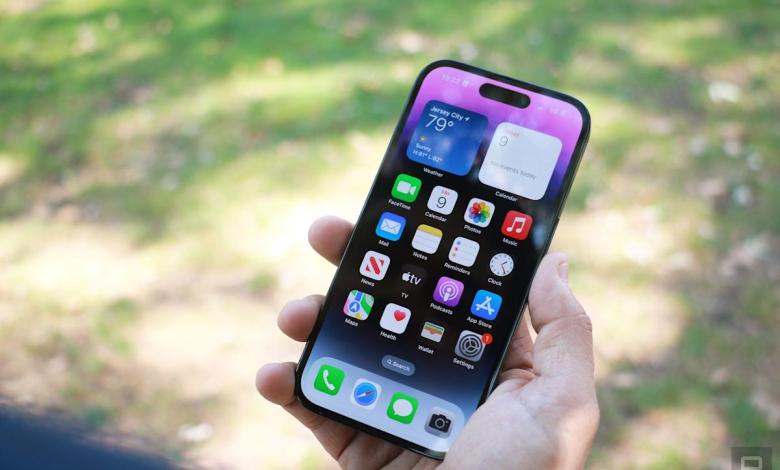How to answer calls on iPhone only by sound? How to answer calls on iPhone only by sound?