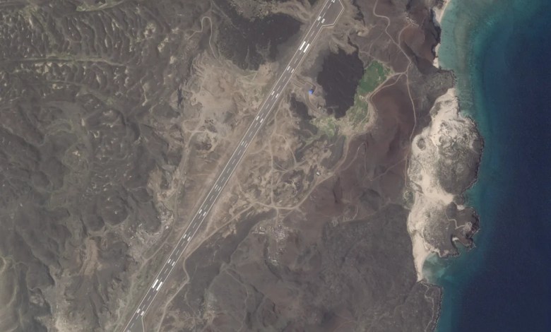 As Houthis are increasingly squeezed, a mysterious airport is built on the island of Yemen As Houthis are increasingly squeezed, a mysterious airport is built on the island of Yemen
