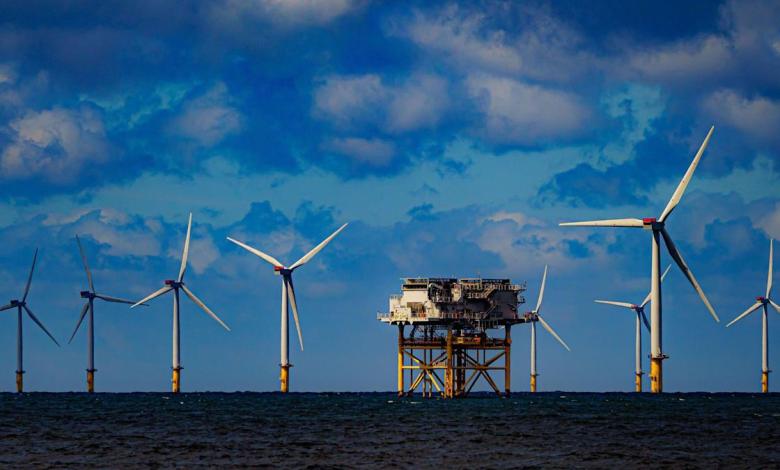 Data calculated in the economy, waves and wind Data calculated in the economy, waves and wind