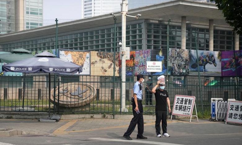 The United States prohibits Chinese government personnel from romance or sexual relations with Chinese citizens The United States prohibits Chinese government personnel from romance or sexual relations with Chinese citizens