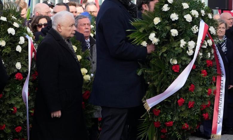 Russian protesters try to destroy Poland’s memorial for presidential plane crash Russian protesters try to destroy Poland’s memorial for presidential plane crash