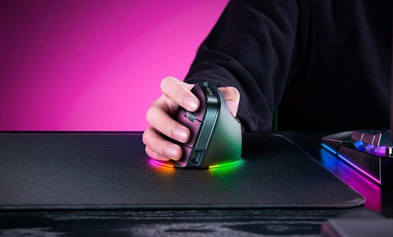 Razer now has a vertical mouse Razer now has a vertical mouse