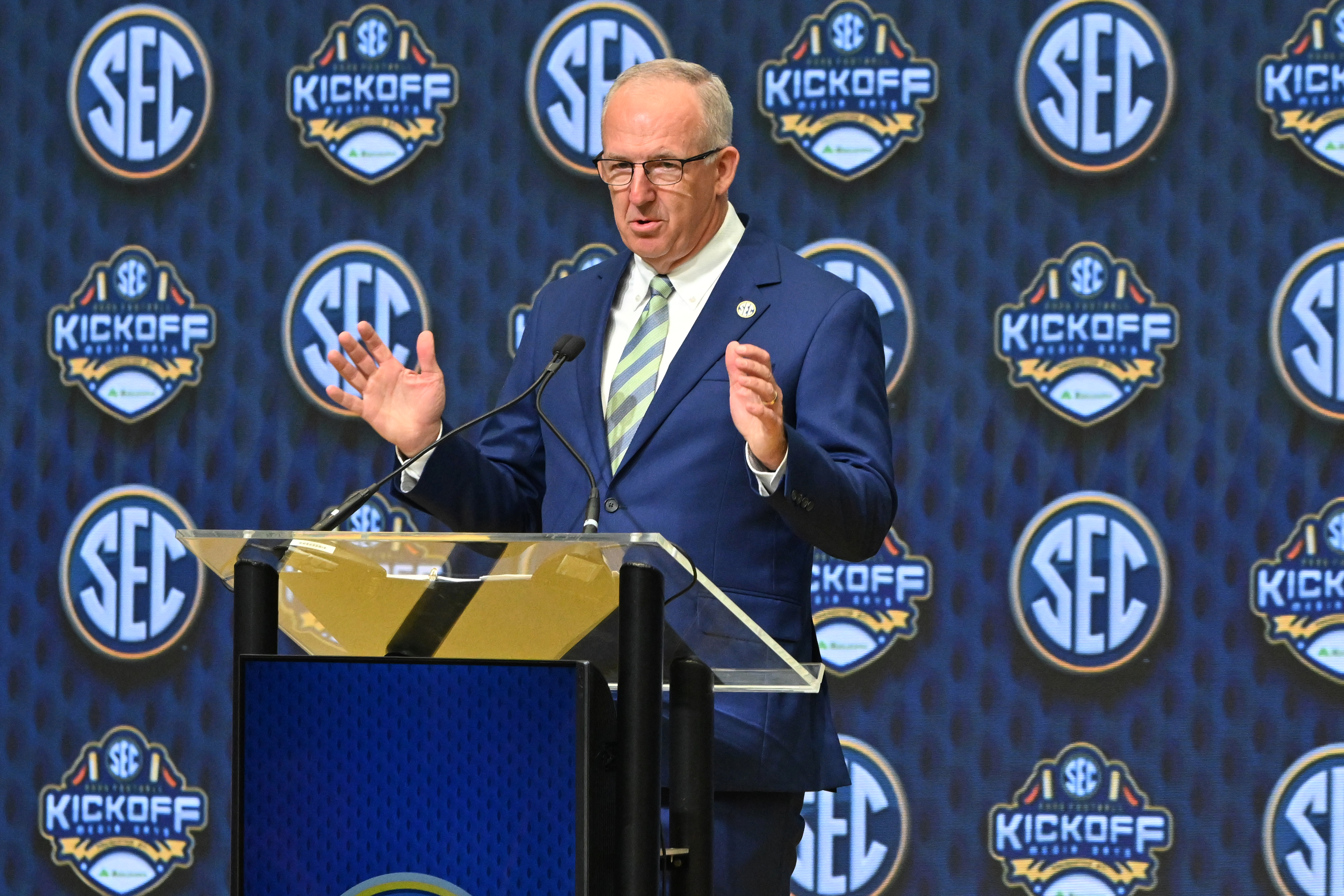 What's next for College Football Playoff format? SEC commish says it could stay the same if sides remain divided What's next for College Football Playoff format? SEC commish says it could stay the same if sides remain divided