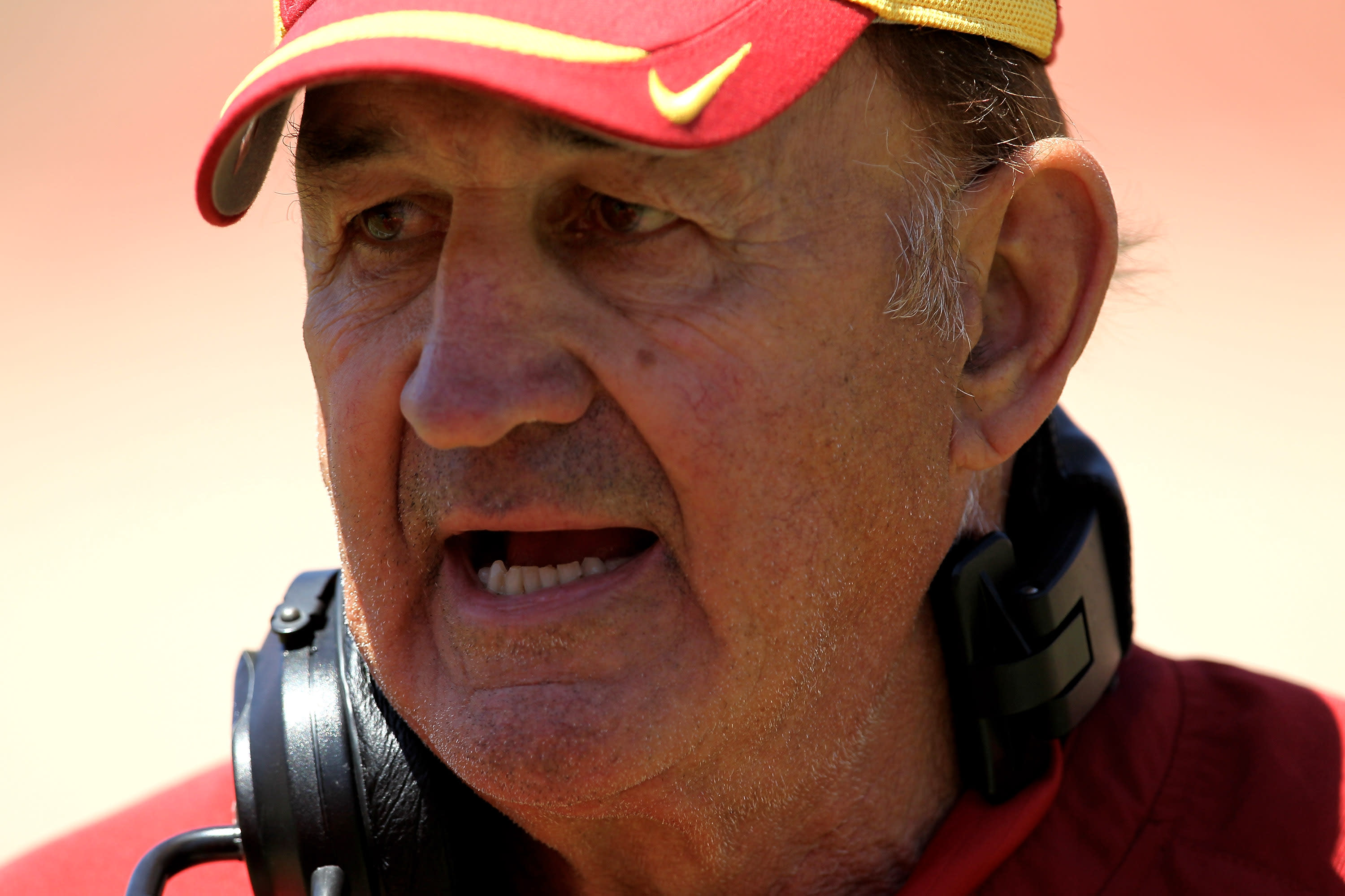 Coaching great Monte Kiffin dies at 84 Coaching great Monte Kiffin dies at 84