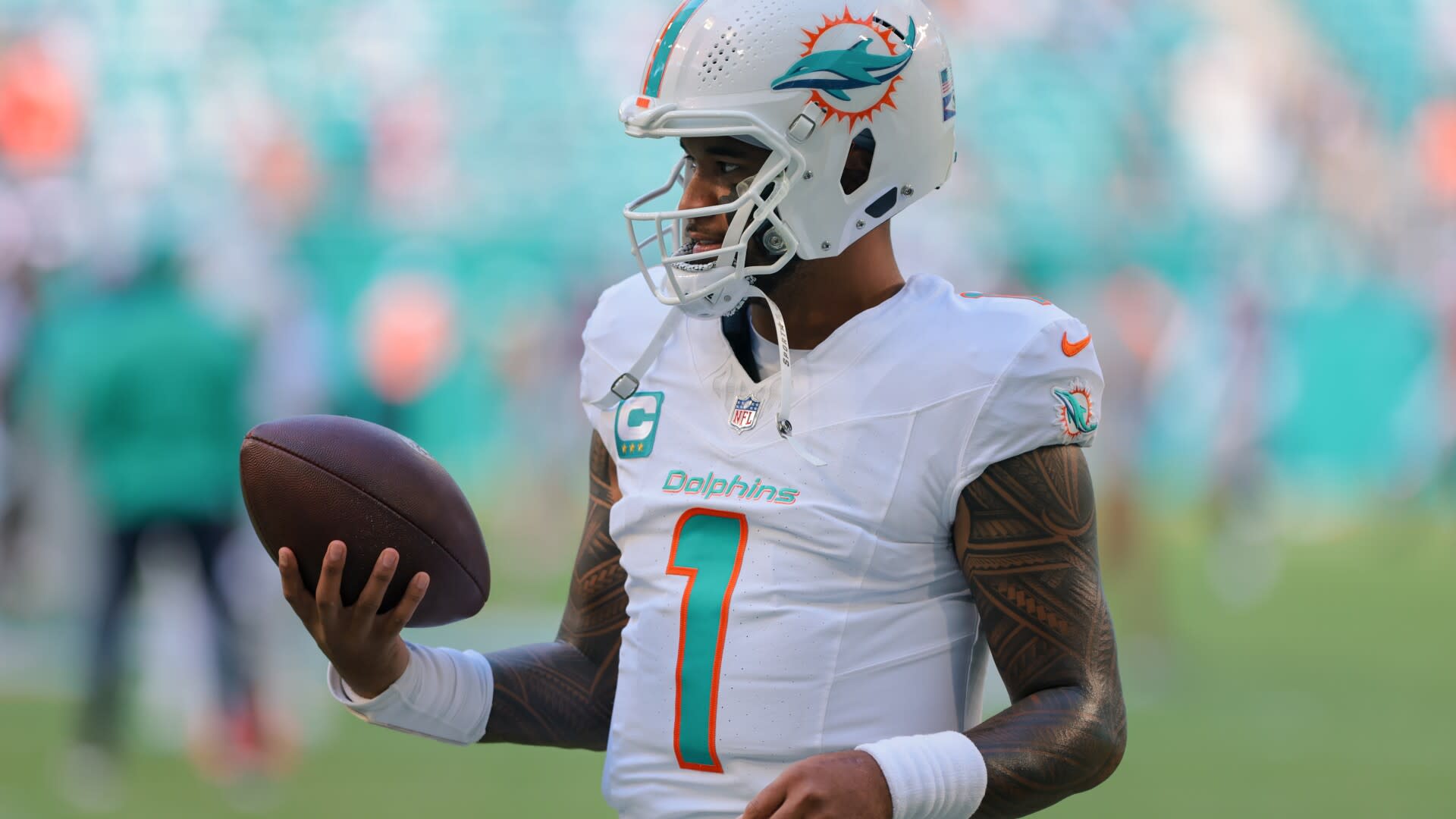 Tua Tagovailoa on no-look wizardy: “You’ve either got it or you don’t” Tua Tagovailoa on no-look wizardy: “You’ve either got it or you don’t”