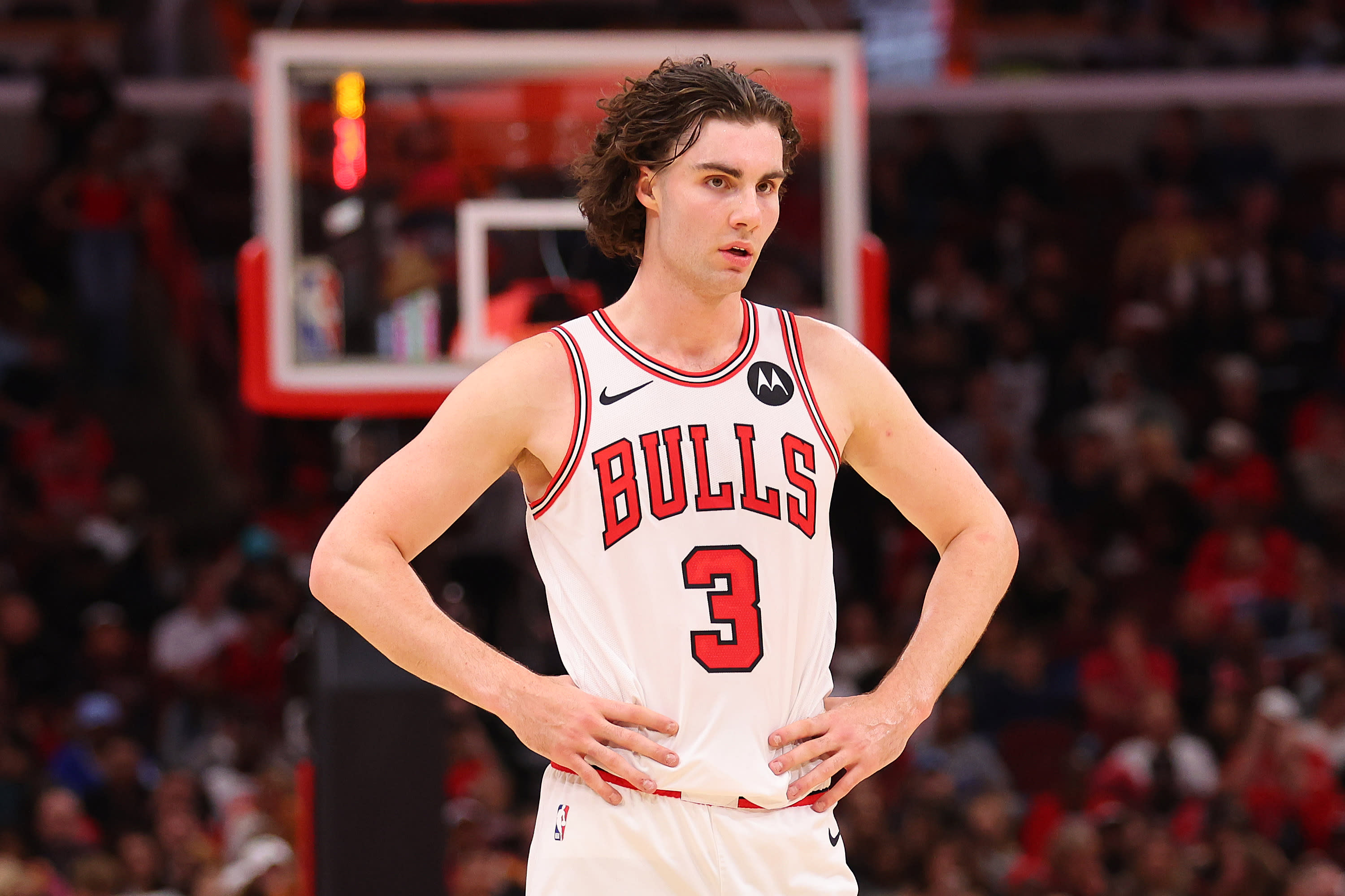 Let’s stop pretending the Bulls’ Josh Giddey is a real point guard. He’s a power forward Let’s stop pretending the Bulls’ Josh Giddey is a real point guard. He’s a power forward