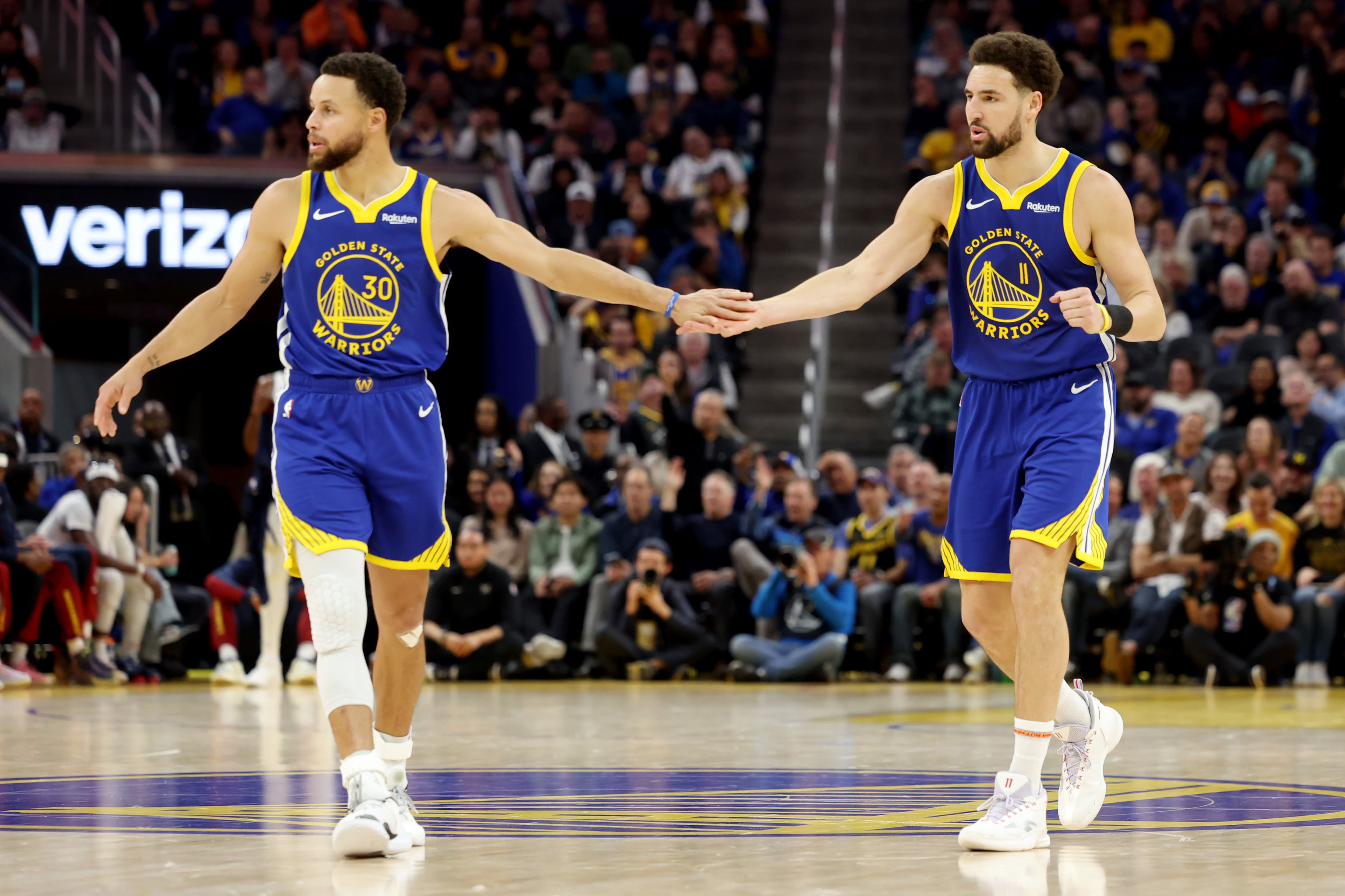 Stephen Curry bids farewell to now-Mavericks rival Klay Thompson: ‘Splash Bros 4 life’ Stephen Curry bids farewell to now-Mavericks rival Klay Thompson: ‘Splash Bros 4 life’