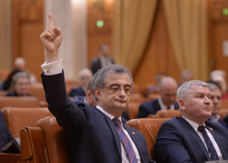 Parlamentar: Judecătorii CCR, esențiali pentru evitarea unui nou blocaj! Parlamentar: Judecătorii CCR, esențiali pentru evitarea unui nou blocaj!