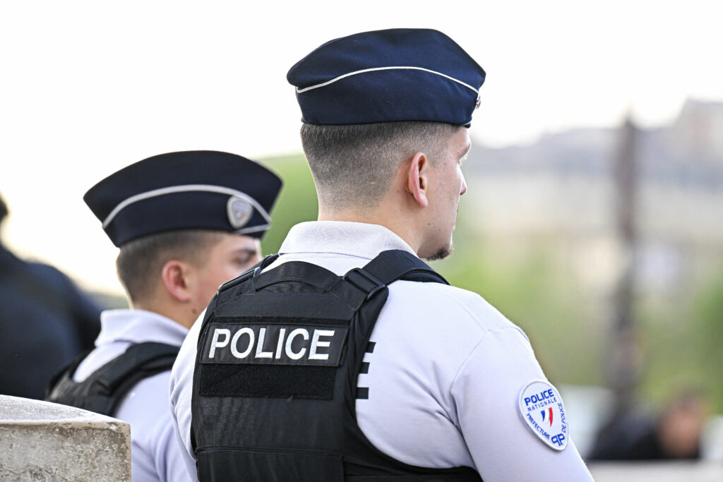 Franța: Tânăr de 26 de ani, suspectat că și-a omorât tatăl din cauza drogurilor Franța: Tânăr de 26 de ani, suspectat că și-a omorât tatăl din cauza drogurilor