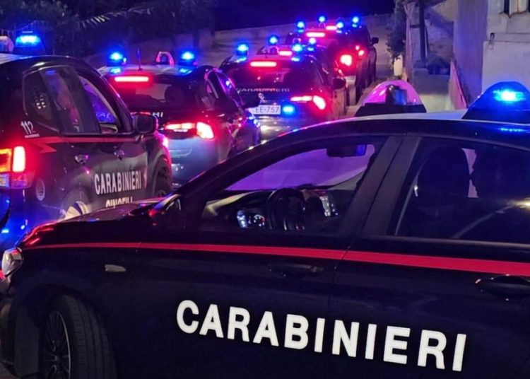 Români ingenioși transformă subsolul din Milano într-un cazino ilegal! Români ingenioși transformă subsolul din Milano într-un cazino ilegal!