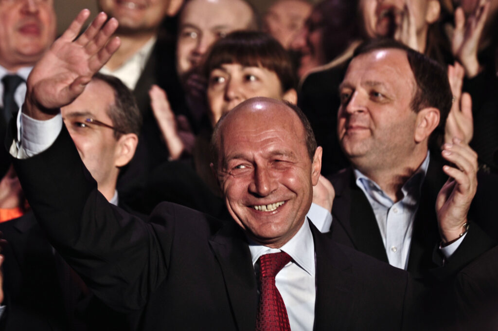 Băsescu: „România nu are 51% sprijin pentru unirea cu Moldova” Băsescu: „România nu are 51% sprijin pentru unirea cu Moldova”