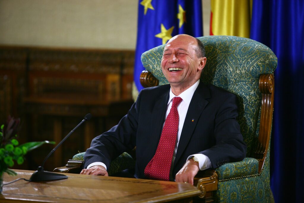Băsescu: Trump și Putin, totuna? America – piraterie fără limite! Băsescu: Trump și Putin, totuna? America – piraterie fără limite!