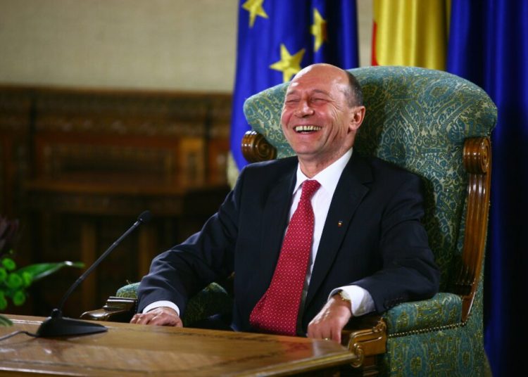 Băsescu: Trump și Putin, totuna? America – piraterie fără limite! Băsescu: Trump și Putin, totuna? America – piraterie fără limite!