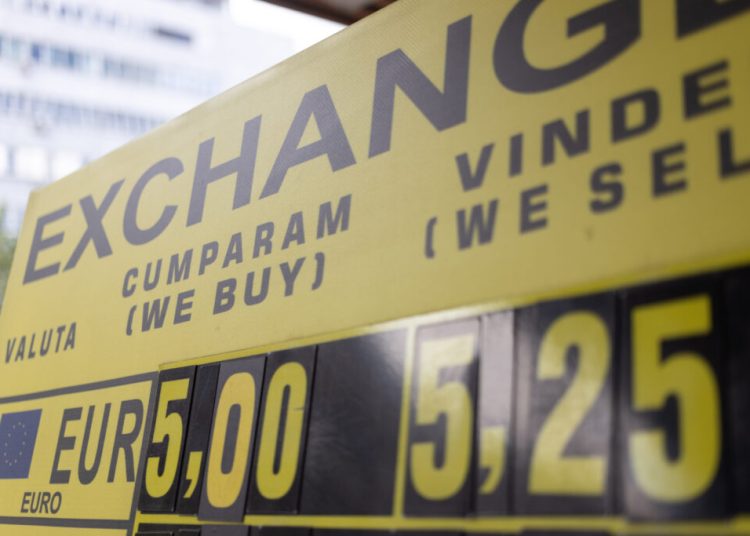 Curs valutar BNR: Euro crește, dolarul se întărește, lira și aurul scad! Curs valutar BNR: Euro crește, dolarul se întărește, lira și aurul scad!