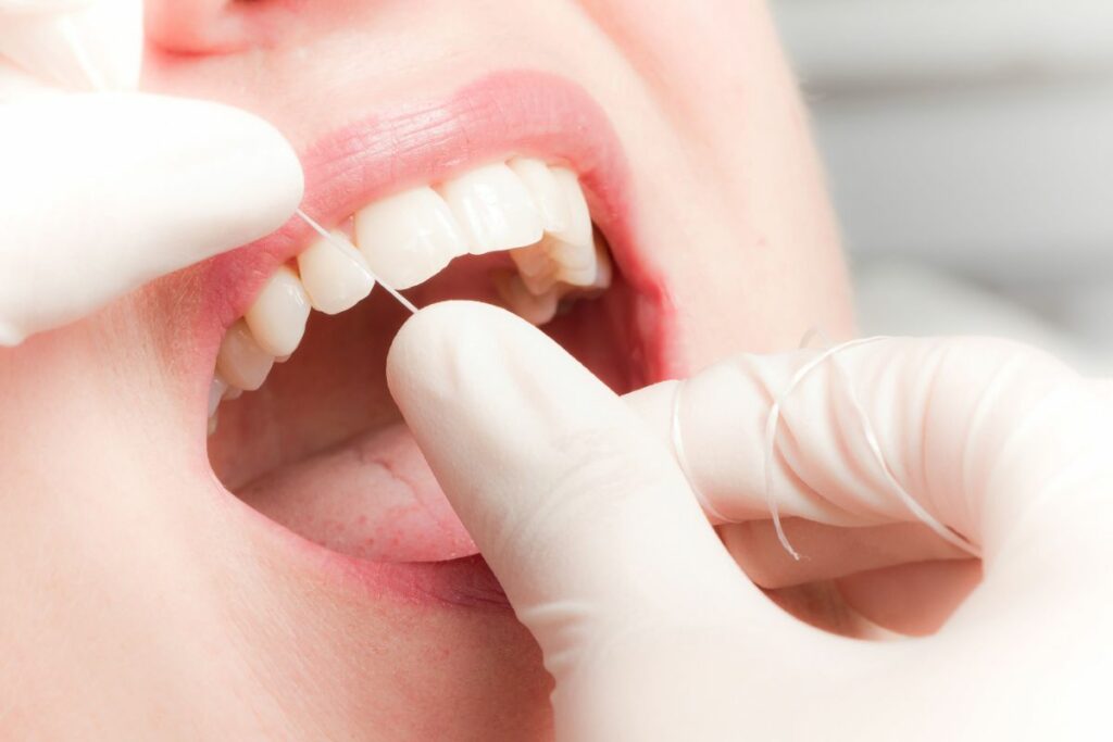 „Atenție la extragerea dinților: Profitul clinicii versus sănătatea ta!” „Atenție la extragerea dinților: Profitul clinicii versus sănătatea ta!”