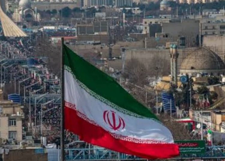 Iran: Proteste înflăcărate pentru căderea Republicii Islamice! Iran: Proteste înflăcărate pentru căderea Republicii Islamice!