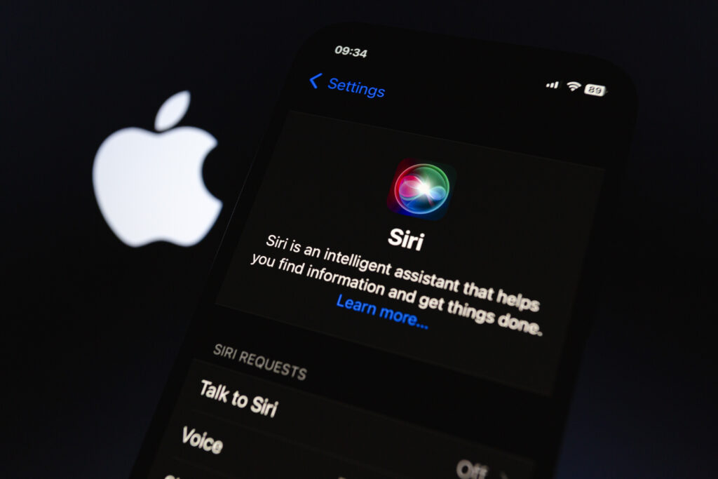 Siri devine chatbot AI: Revoluția Apple în inteligența artificială! Siri devine chatbot AI: Revoluția Apple în inteligența artificială!