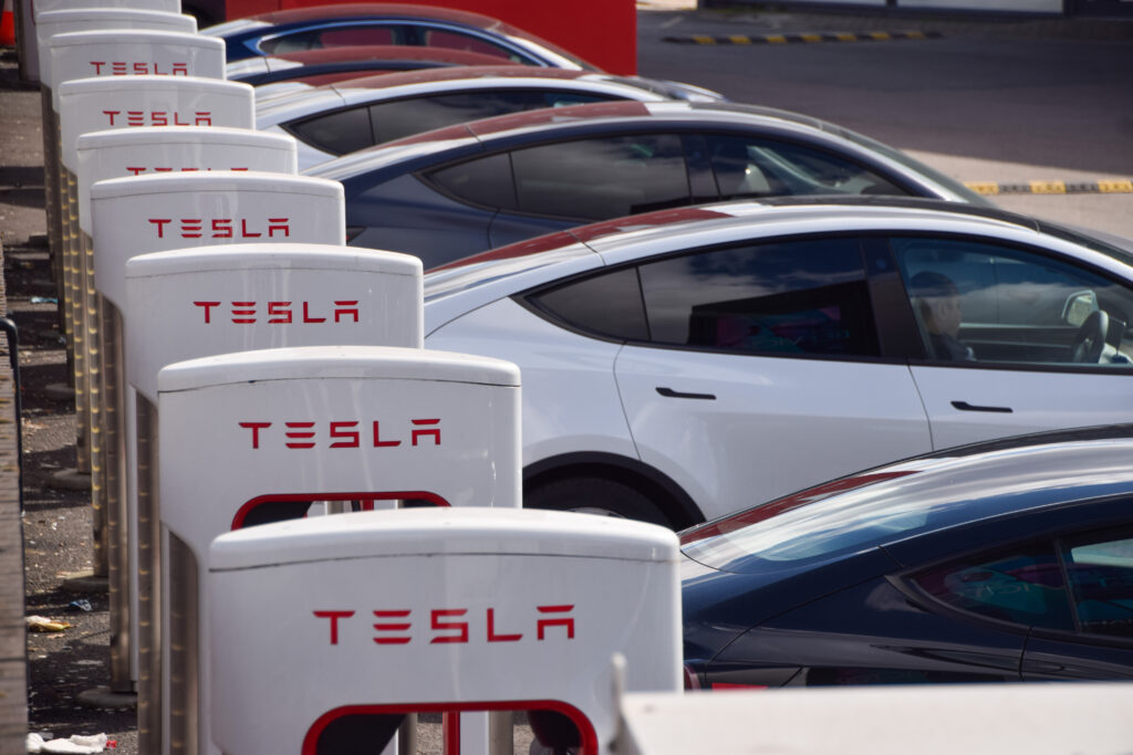 Tesla cedează supremația în vânzările de vehicule electrice! Tesla cedează supremația în vânzările de vehicule electrice!